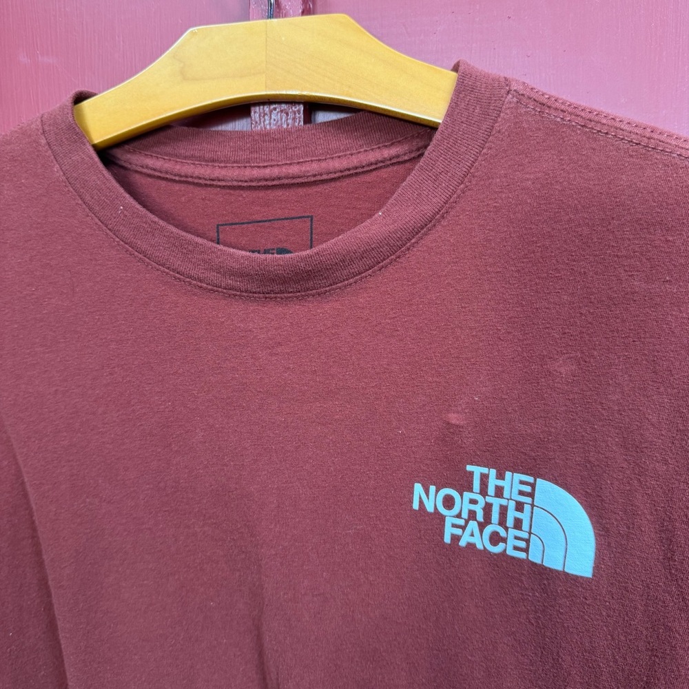 The North Face Men's Brick Red Logo T-Shirt - Picture 4 of 7